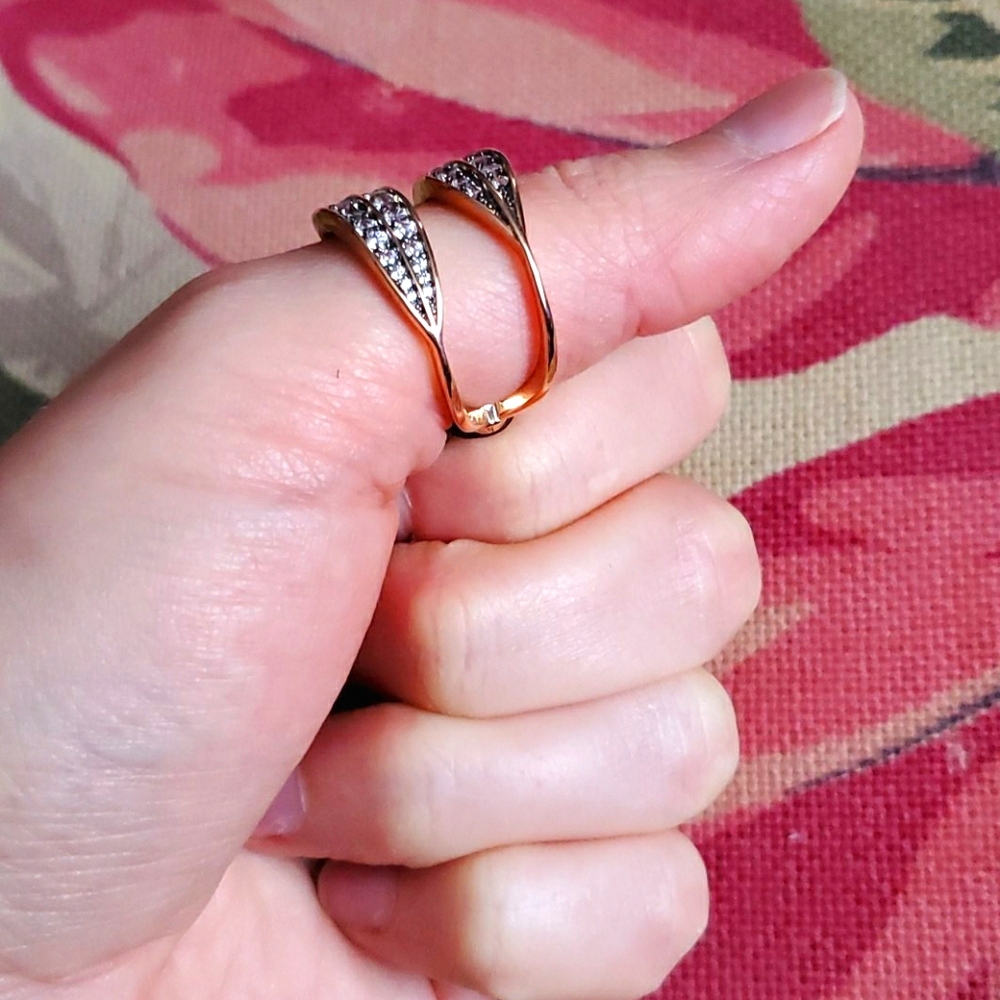 Henri Bendel Gold and Silver Crystal Ring Size 8 - Picture 4 of 7